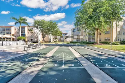 2801 Somerset Dr #411, Lauderdale Lakes, FL 33311 - Photo 14