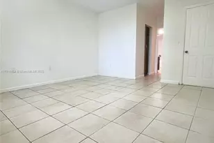 800 NE 199th St, Miami, FL 33179 - Photo 14