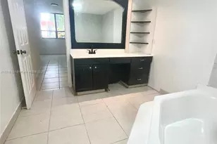 800 NE 199th St, Miami, FL 33179 - Photo 16