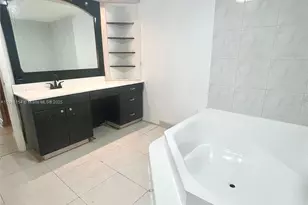 800 NE 199th St, Miami, FL 33179 - Photo 18