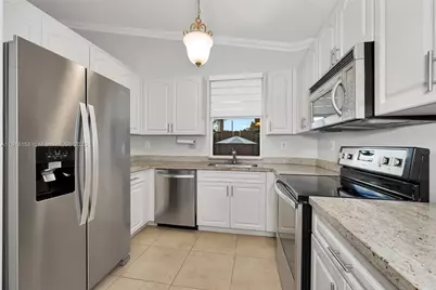 18332 SW 94th Ct, Palmetto Bay, FL 33157 - Photo 12