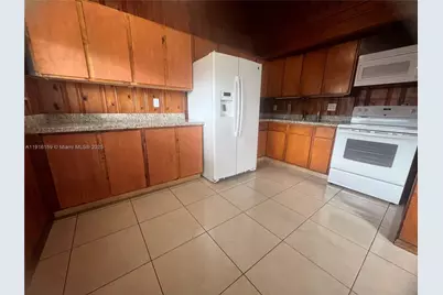 206 SE 10th St #1, Hallandale Beach, FL 33009 - Photo 6