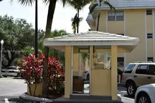 100 Edgewater Dr, Coral Gables, FL 33133 - Photo 42