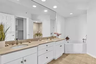 3370 Hidden Bay Dr, Aventura, FL 33180 - Photo 28