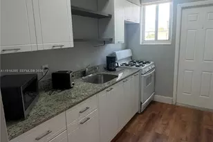 8100 Harding Ave, Miami Beach, FL 33141 - Photo 16