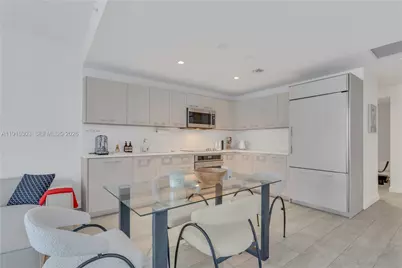 55 SW 9th St #2610, Miami, FL 33130 - Photo 6