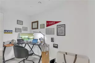 55 SW 9th St, Miami, FL 33130 - Photo 12