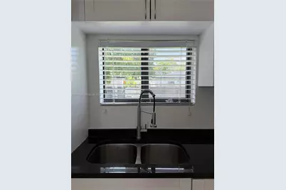 107 W Pembroke Rd, Hallandale Beach, FL 33009 - Photo 8