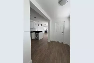 107 W Pembroke Rd, Hallandale Beach, FL 33009 - Photo 10