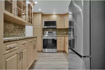 5005 Collins Ave #402, Miami Beach, FL 33140 - Photo 4