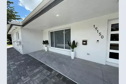 19150 S Saint Andrews Dr, Hialeah, FL 33015 - Photo 10