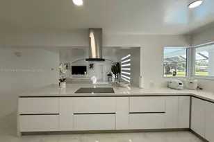 19150 S St Andrews Dr, Hialeah, FL 33015 - Photo 34