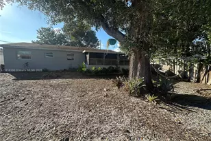 2421 N 57th Terrace, Hollywood, FL 33021 - Photo 32