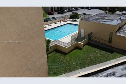2075 SW 122nd Ave #402, Miami, FL 33175 - Photo 4