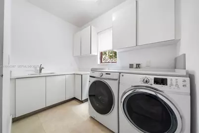 1621 S Bayshore Dr, Miami, FL 33133 - Photo 56