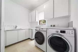 1621 S Bayshore Dr, Miami, FL 33133 - Photo 56