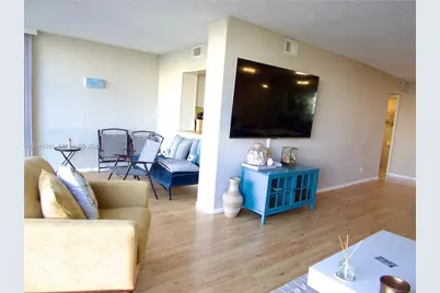 800 Parkview Dr #402, Hallandale Beach, FL 33009 - Photo 4