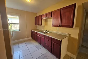 2712 NW 14th St, Fort Lauderdale, FL 33311 - Photo 2