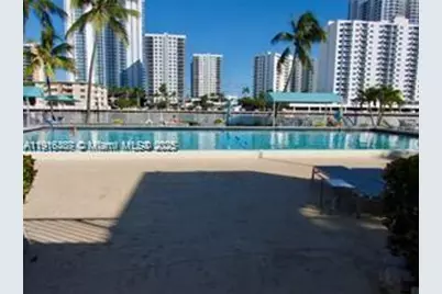 800 Parkview Dr #402, Hallandale Beach, FL 33009 - Photo 18