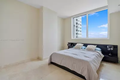 253 NE 2nd St #1803, Miami, FL 33132 - Photo 12