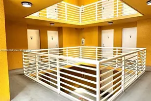 9731 Fontainebleau Blvd, Miami, FL 33172 - Photo 6