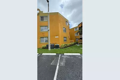 9731 Fontainebleau Blvd #F209, Miami, FL 33172 - Photo 4