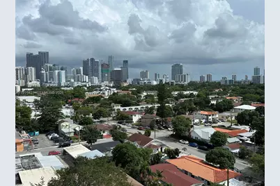 900 SW 8th St #1010, Miami, FL 33130 - Photo 16