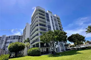 1000 Parkview Dr, Hallandale Beach, FL 33009 - Photo 20