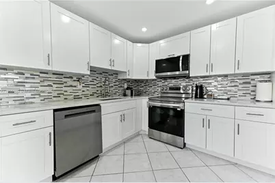 528 Burgundy K #K, Delray Beach, FL 33484 - Photo 2