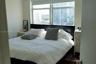 31 SE 5th St, Miami, FL 33131 - Photo 10