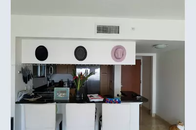 31 SE 5th St #2205, Miami, FL 33131 - Photo 8