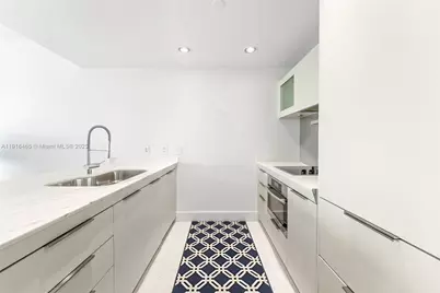 200 Biscayne Boulevard Way #4005, Miami, FL 33131 - Photo 4