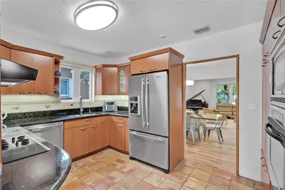 19694 NE 23rd Ct, Miami, FL 33180 - Photo 20