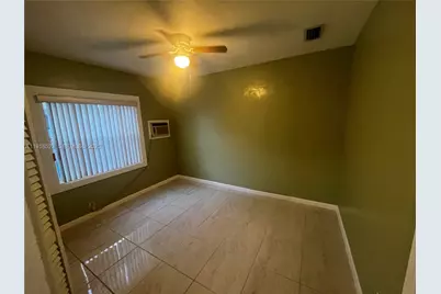 11108 Peachtree Dr #1, Miami, FL 33161 - Photo 12