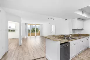 19501 W Country Club Dr, Aventura, FL 33180 - Photo 1