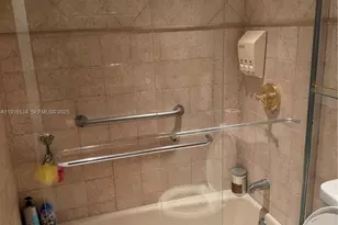 800 NE 195th St, Miami, FL 33179 - Photo 14