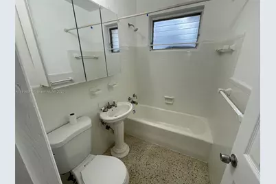 527 SW 10th St #3, Miami, FL 33130 - Photo 2