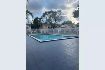2600 NW 28th St #207-2, Miami, FL 33142 - Photo 16
