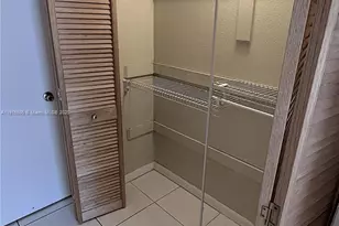 9350 Fontainebleau Blvd, Miami, FL 33172 - Photo 10