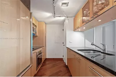 6801 Collins Ave #PH06 (Deed PH 10), Miami Beach, FL 33141 - Photo 12