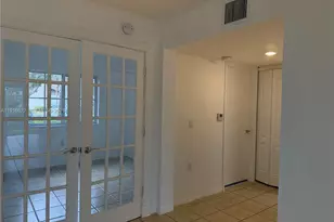 2199 NW 77th Way, Pembroke Pines, FL 33024 - Photo 4