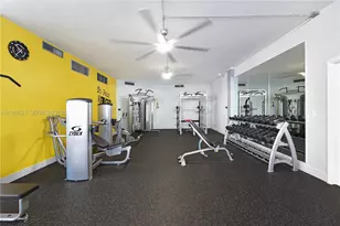 800 Parkview Dr, Hallandale Beach, FL 33009 - Photo 32