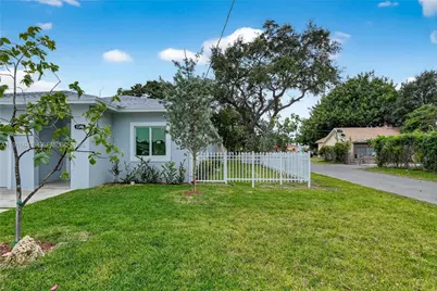 1346 NW 44th St, Miami, FL 33142 - Photo 8