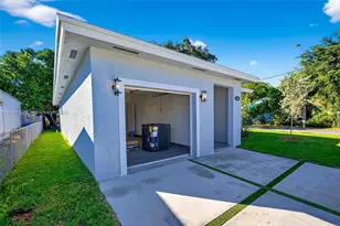 1346 NW 44th St, Miami, FL 33142 - Photo 6