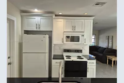 4204 NW 47th Ct, Tamarac, FL 33319 - Photo 4