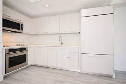 45 SW 9th St #1504, Miami, FL 33130 - Photo 6