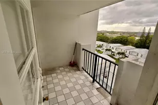 2750 NE 183rd St, Aventura, FL 33160 - Photo 16