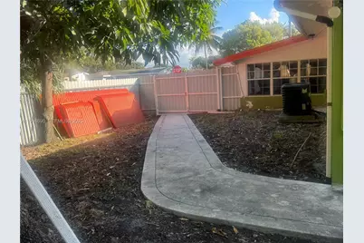 7601 NW 13th St, Pembroke Pines, FL 33024 - Photo 8