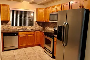 9722 NW 6th Ln, Miami, FL 33172 - Photo 10