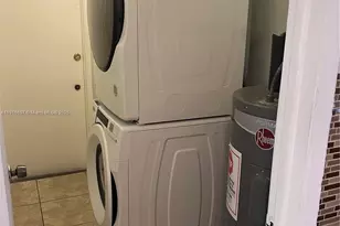 9722 NW 6th Ln, Miami, FL 33172 - Photo 18